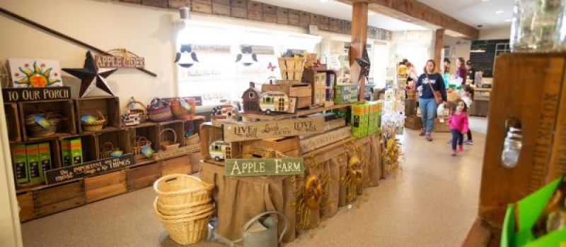 Highland_orchards_fundraising_apple_farm_market